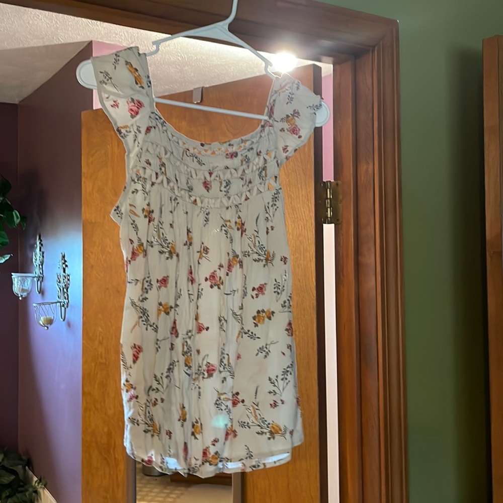 Size med Maurices sleeveless top